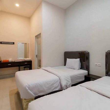 Reddoorz At Seindo Hotel Medan Sunggal Bagian luar foto