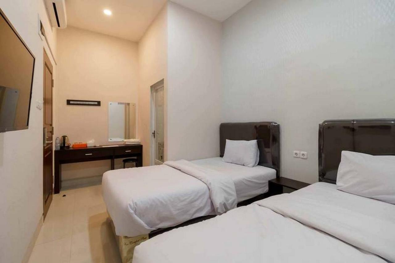 Reddoorz At Seindo Hotel Medan Sunggal Bagian luar foto
